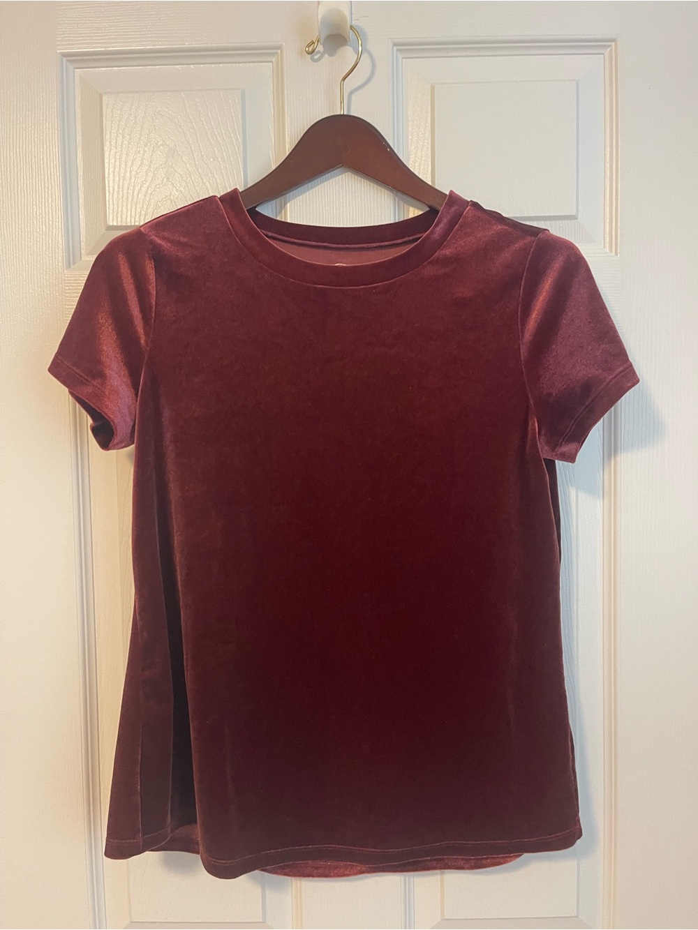 Maurices Velvet Short-Sleeve Tee in Burgundy